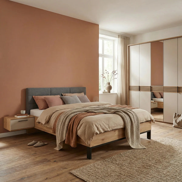 Modernes Schlafzimmer Avior mit Kleiderschrank, Luxusbett und schwebender Nachtkonsole von Disselkamp