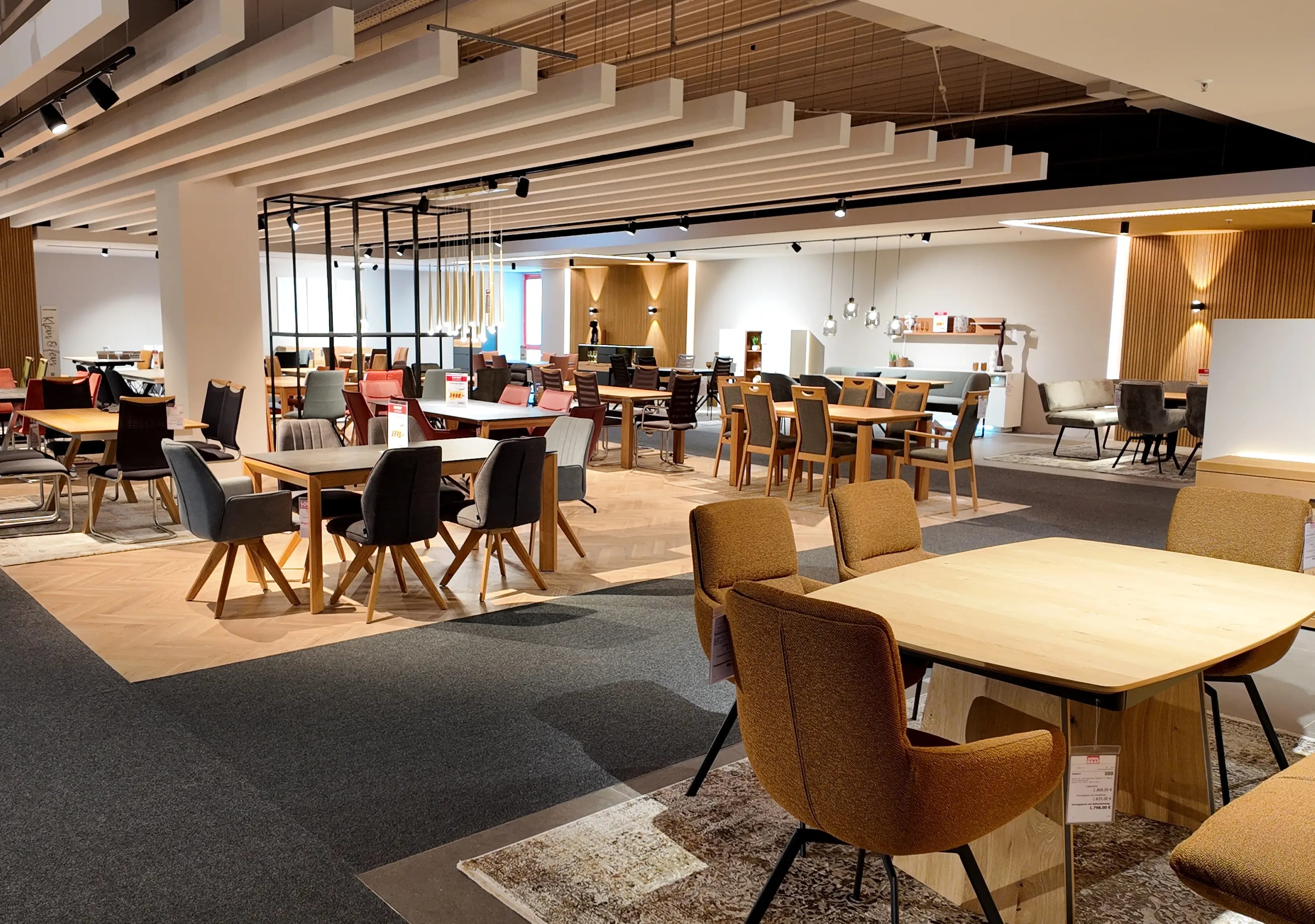 Esszimmer im Möbelhaus Dresden