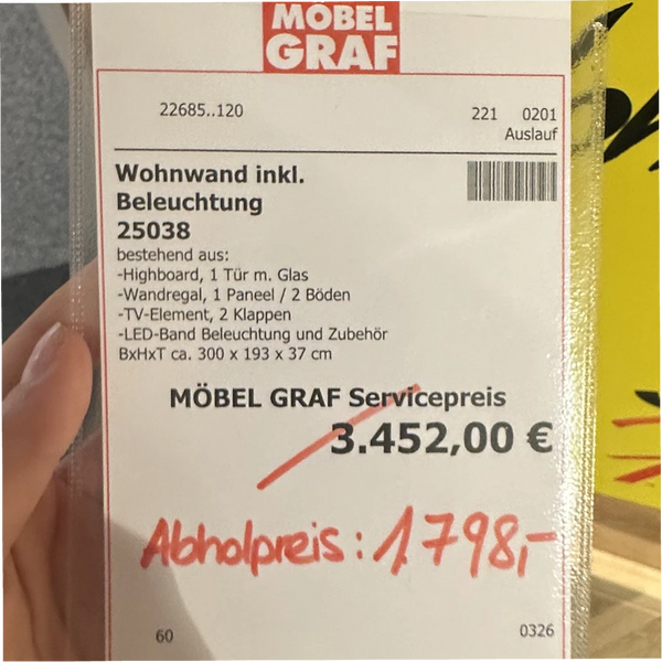 Wohnwand in Eiche natur mit Highboard, TV-Element & LED-Beleuchtung