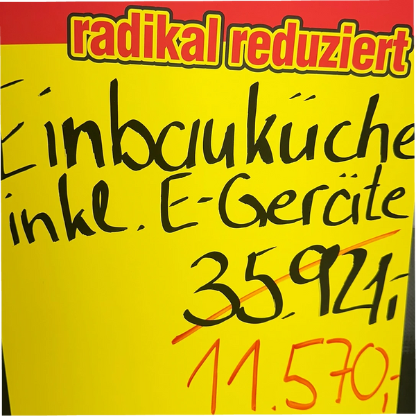 Musterküche in Mineralgrün mit Eiche-Arbeitsplatte inkl. E-Geräte