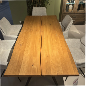 Design-Baumtisch „Interliving 5118" – Charaktereiche mit echter Baumkante