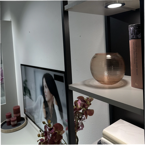 Wohnwand Malo – moderne weiße Wohnwand mit Glasvitrine, TV-Element & LED