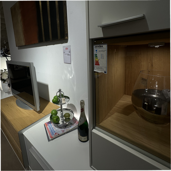 Wohnwand mit Asteiche & LED