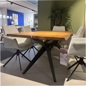 Design-Baumtisch „Interliving 5118" – Charaktereiche mit echter Baumkante