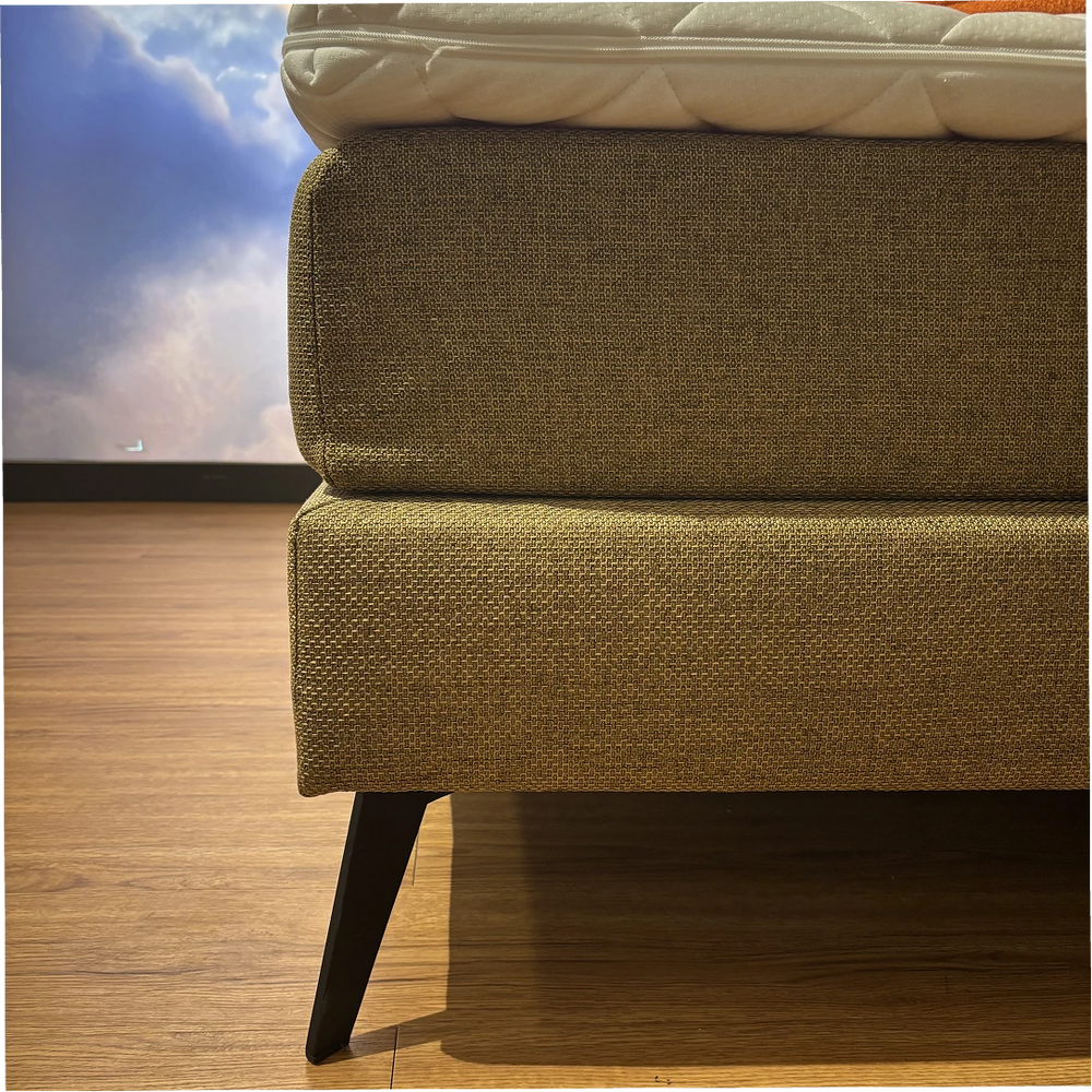 Boxspringbett „Luna" – Hotelkomfort in warmem Ocker
