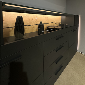 Wohnwand mit Asteiche & LED