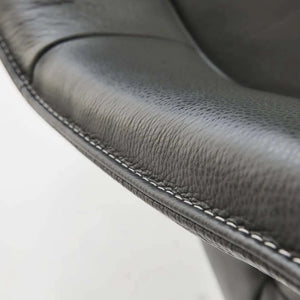 Fernsehsessel Yoko aus braunem Leder C-Classic mit Nickel-Drehteller, modern und elegant