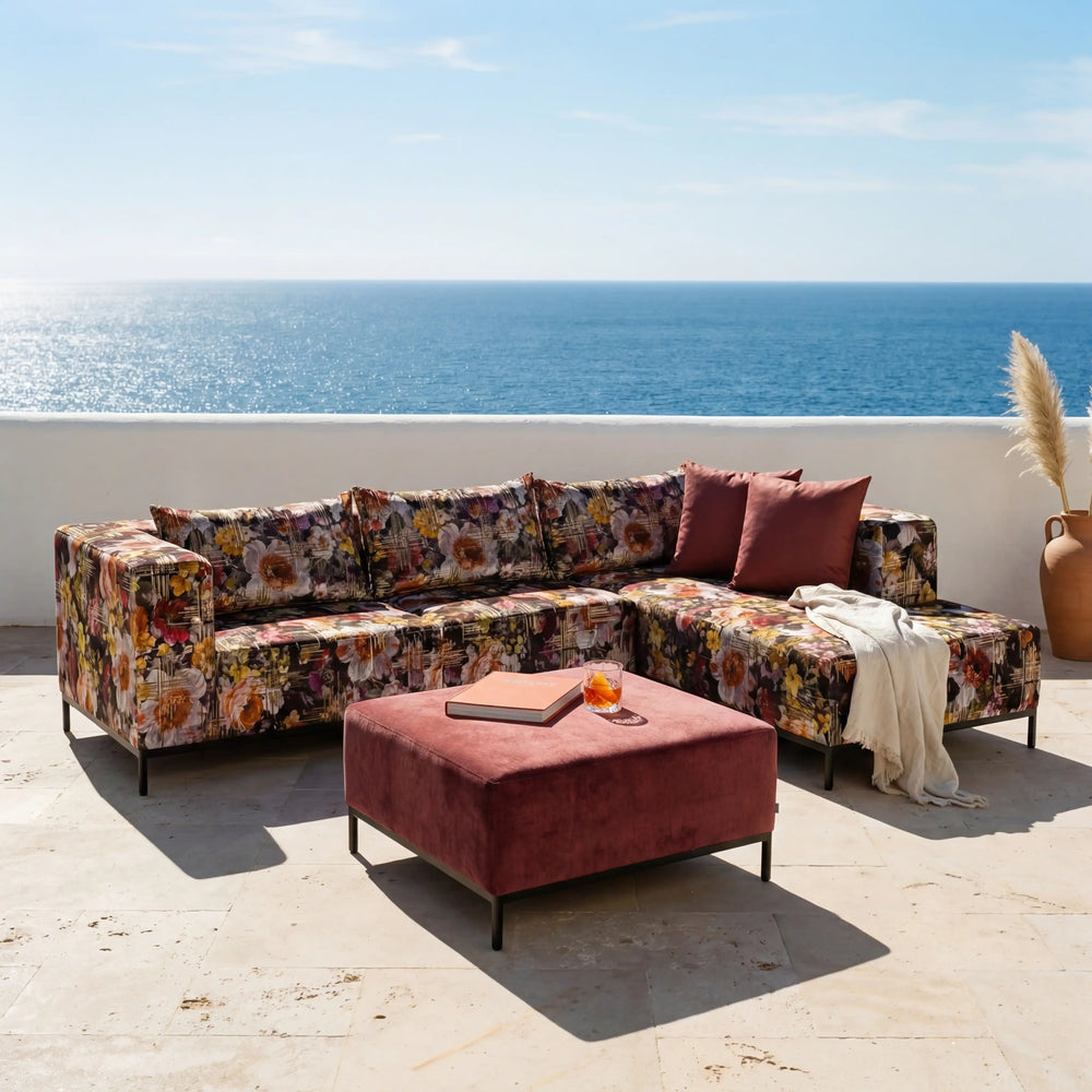 Loungemöbel Dresden – Polyrattan-Ecklounge mit Kissen und Couchtisch, Outdoor-Ausstellung Möbel Graf