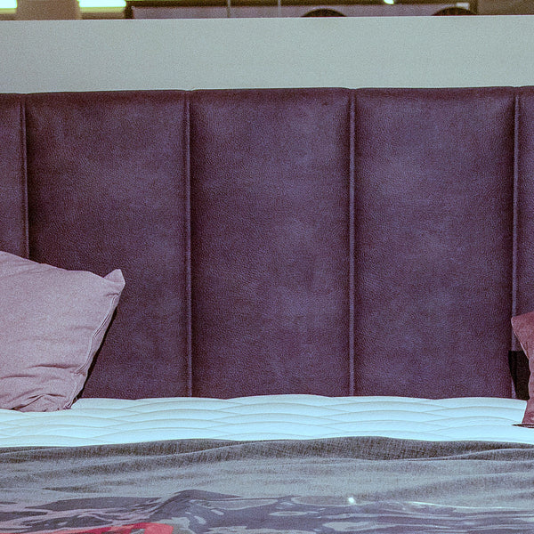 Boxspringbett Interliving 1412 Aubergine 180x200 cm mit Kaltschaummatratze Detailansicht Material und Verarbeitung – Möbel Graf Dresden – Art.-Nr. 18324..