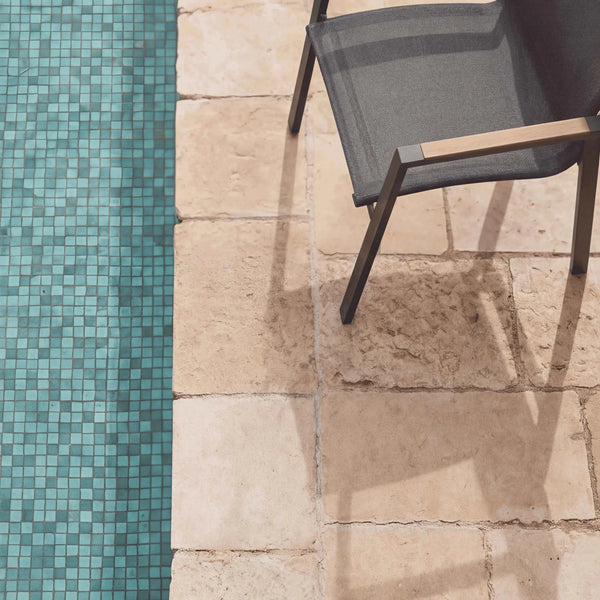 Hochlehner Rügen Gartenstuhl mit Teak-Armlehnen und Textilbespannung auf Anthrazit-Aluminiumgestell