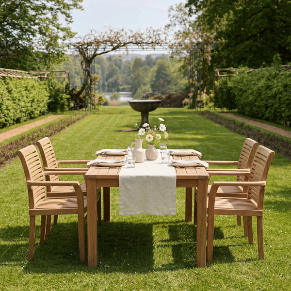 Stapelstuhl Curve aus Teakholz in Sterling, stapelbar und ideal für Garten und Terrasse