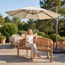 Gartenbank Dover aus Teakholz mit natürlicher Maserung und eleganter Optik im Outdoor-Bereich