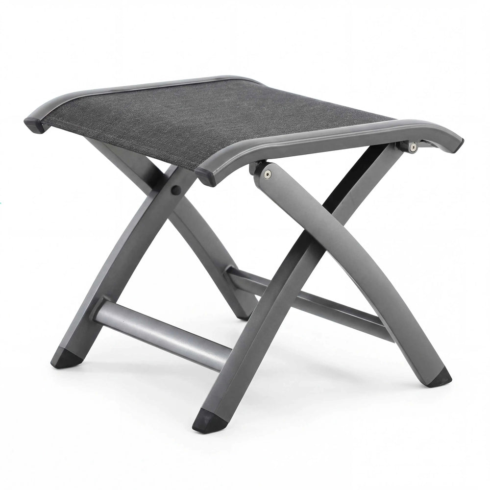 Moderner Gartenhocker Kensington mit pulverbeschichtetem Aluminiumgestell und wetterfester Textilen-Sitzfläche für Außenbereich.