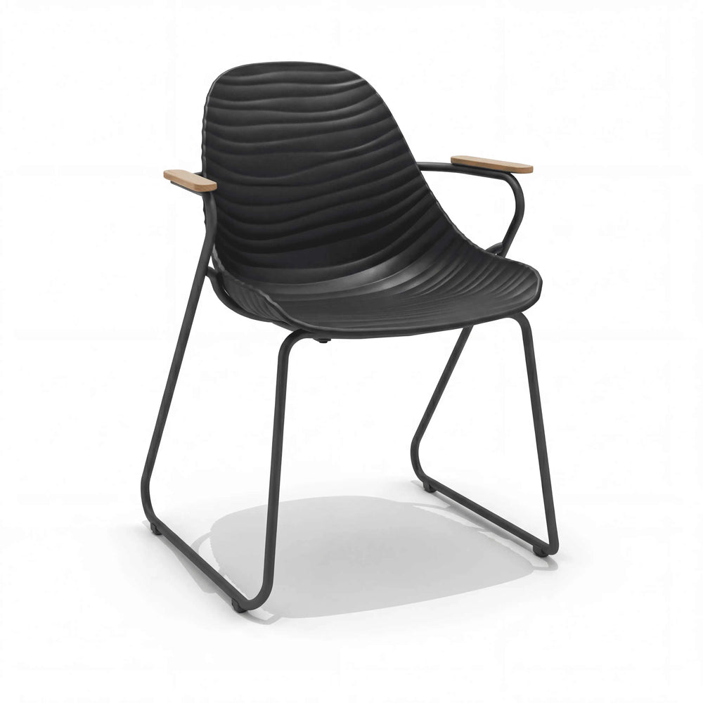 Schalenstuhl Stream mit Teak-Armlehnen