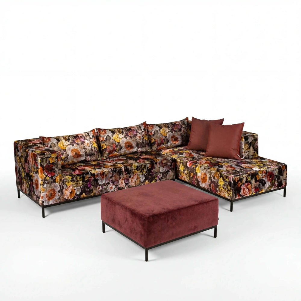 Moderne Loungegruppe Taavi mit 2,5-Sitzer, Recamiere, Hocker und Schutzhüllen im stilvollen Design-Flower Bezug