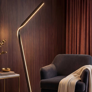 Schwarze Stehleuchte 181 cm LED mit 4700 Lumen und skulpturalem Design