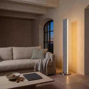 Stehleuchte 180 cm LED mit Sensordimmer und nickelmattem Finish im modernen Wohnzimmer