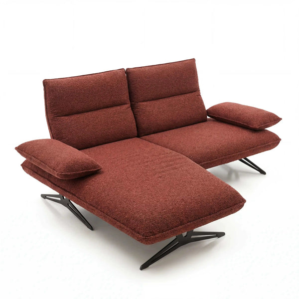 Polstergarnitur Caio aus Leder A-India Chilli mit verstellbarem Funktionsrücken und Sitztiefe, schwarze Metallkufen, modernes Design