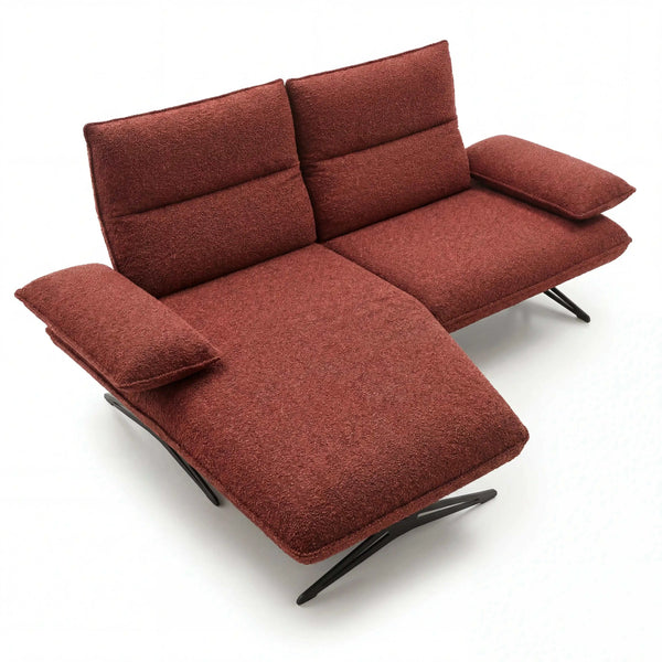 Polstergarnitur Caio aus rotem Leder mit Funktionsrücken und Sitztiefenverstellung auf schwarzen Metallkufen