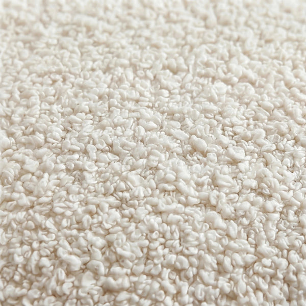 Sessel New Idea in beigem Stoff mit schwarzen Metallfüßen, kompakt und platzsparend