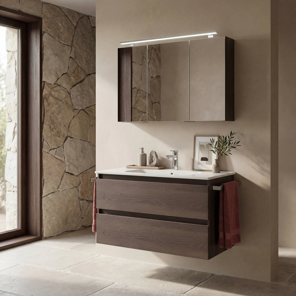 Modernes Badprogramm Cuba mit Cuneo Eiche dunkel, Keramik-Waschtisch und LED-Beleuchtung