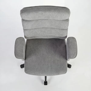 Chefsessel, Junis