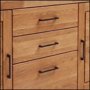 Sideboard 25005 – Eiche vollmassiv mit durchgehender Lamellen-Front