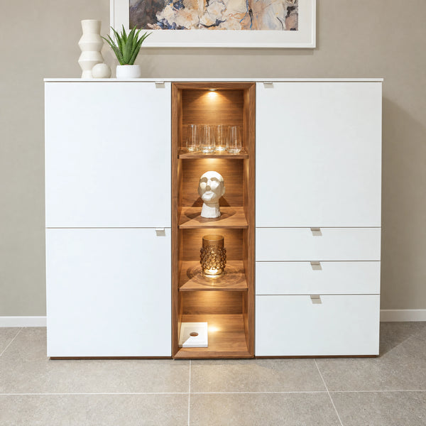 Highboard Andiamo Home Kristallweiß mit Colorado Nussbaum und Beleuchtung – Abverkauf Möbel Graf Dresden – Art.-Nr. 15827..81