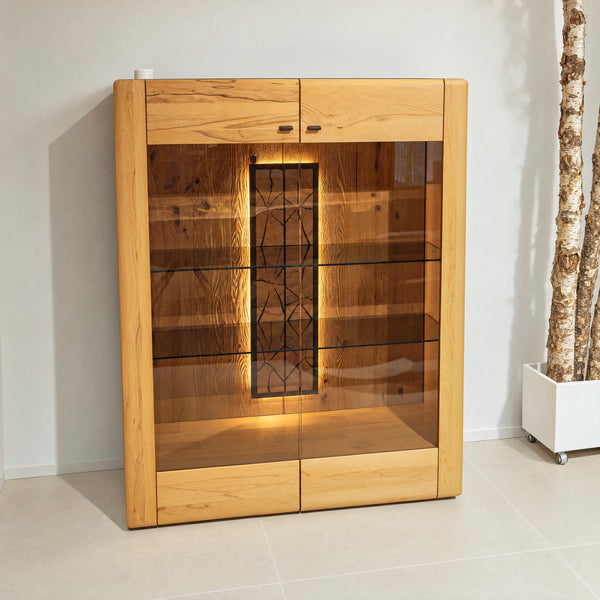 Highboard Knud Kernbuche massiv mit Glastüren und Beleuchtung – Abverkauf Möbel Graf Dresden – Art.-Nr. 21222..91