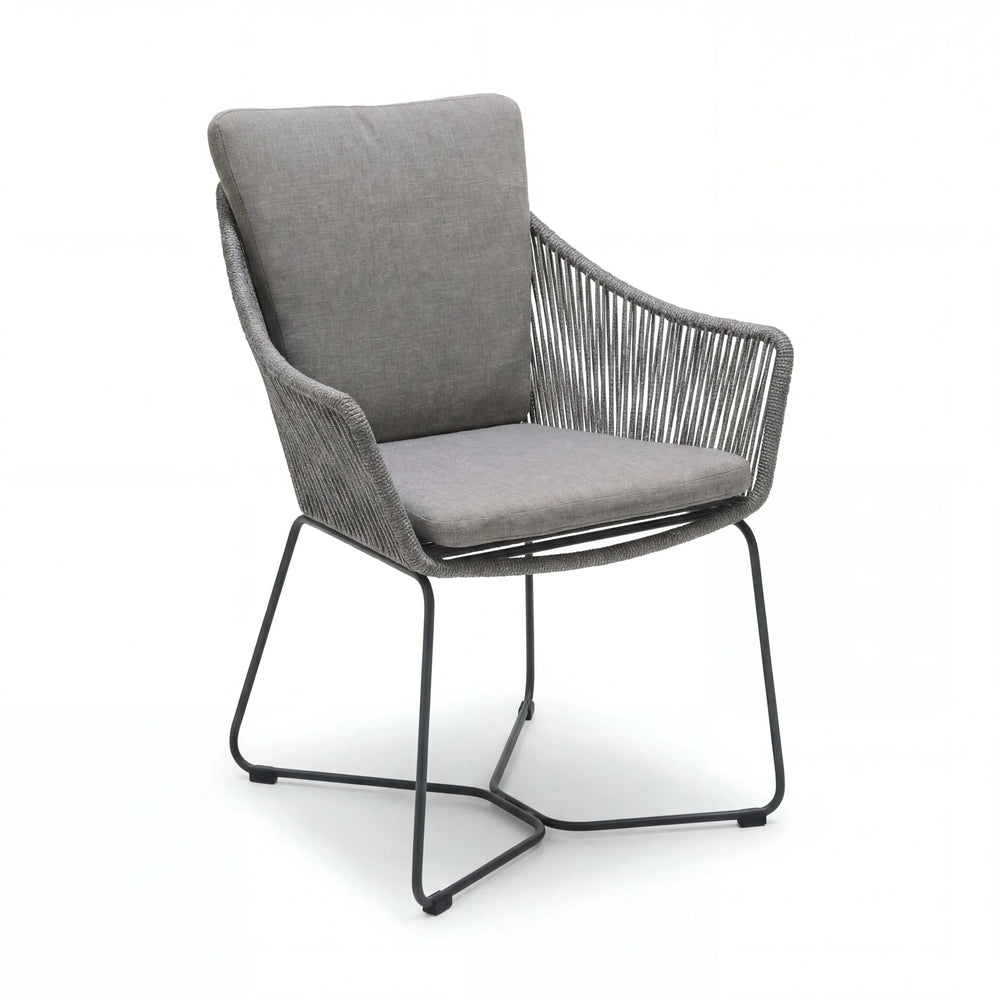 Moderner Armlehnstuhl Palau mit hohem Rücken, Aluminiumgestell und Teakholz-Armlehnen für Outdoor-Bereich