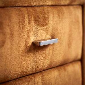 Nachtkonsole Lisboa Stoff Auri Gold mit Glasablage und 4 Schubkästen Detailansicht Material und Verarbeitung – Möbel Graf Dresden – Art.-Nr. 585058.1.40