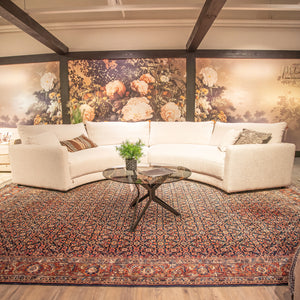 Polstergarnitur Milian rund als halbrundes Sofa im hellen Stoff Pretty Silber mit Zierkissen – Abverkauf Möbel Graf Dresden – Art.-Nr. 22293..220