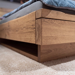 Schlafzimmer Interliving 1207 Lack Taupe mit Balkeneiche, 6-türiger Schrank und Doppelbett Detailansicht Material und Verarbeitung – Möbel Graf Dresden – Art.-Nr. 21299..21