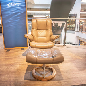 Stressless Komfortsessel Mayfair M mit Hocker in Leder Cori Mole auf Signature-Untergestell – Abverkauf Möbel Graf Dresden – Art.-Nr. 531034..40